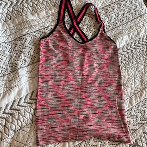 Cute crop workout top.